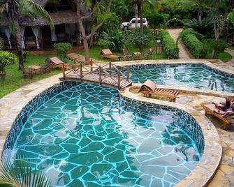 Marine Holiday House - Malindi - Pool
