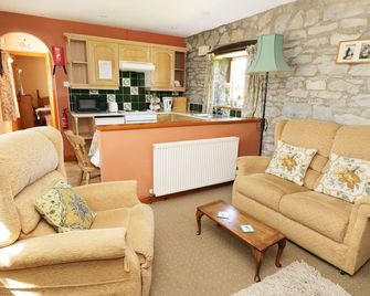 Rose Cottage - Harome - Living room