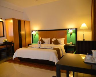 The Mercy Luxury Business Hotel - Kochi - Bedroom