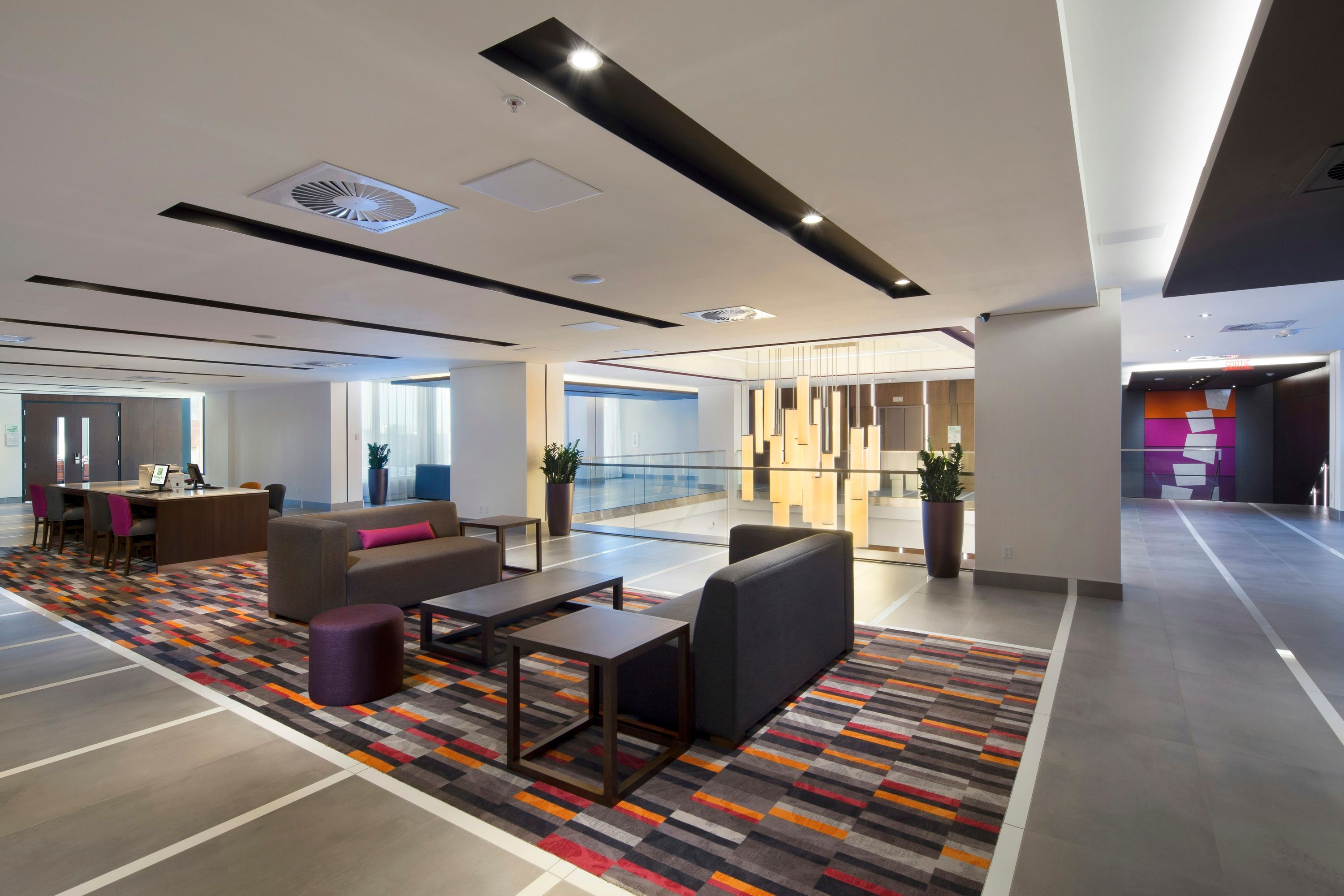 Holiday Inn & Suites Montreal Centre-Ville Ouest By IHG - מונטריאול - לובי