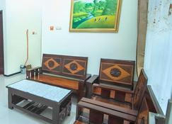Villa Farabela 1 by Masterpiecevilla - Malang - Living room