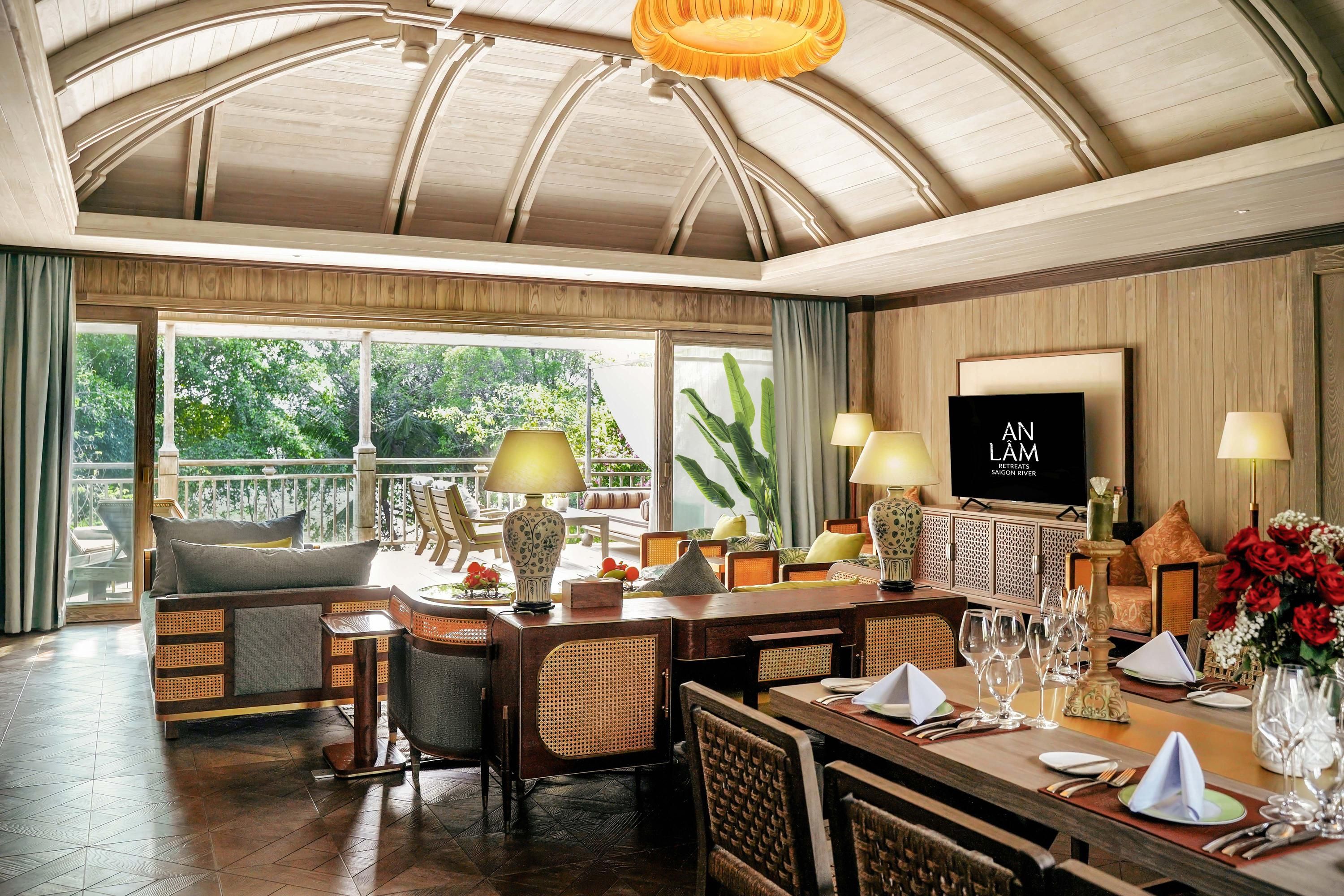 An Lam Retreats Saigon River