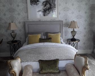 Ballybur Lodge - Cuffesgrange - Bedroom