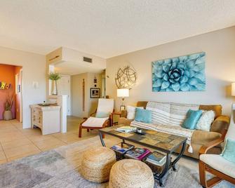 Pet-Friendly Green Valley Home with Golf Gear! - グリーン バレー - リビングルーム