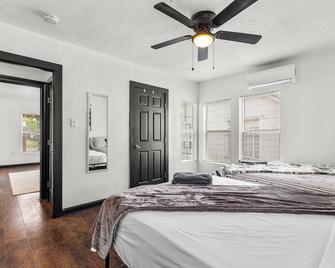 Charming Duplex Near Downtown & Riverwalk 101 - San Antonio - Habitación