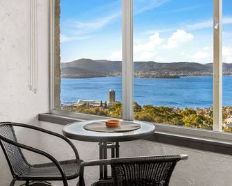 Spectacular Views - One Bedroom Unit - Sandy Bay - Balkon
