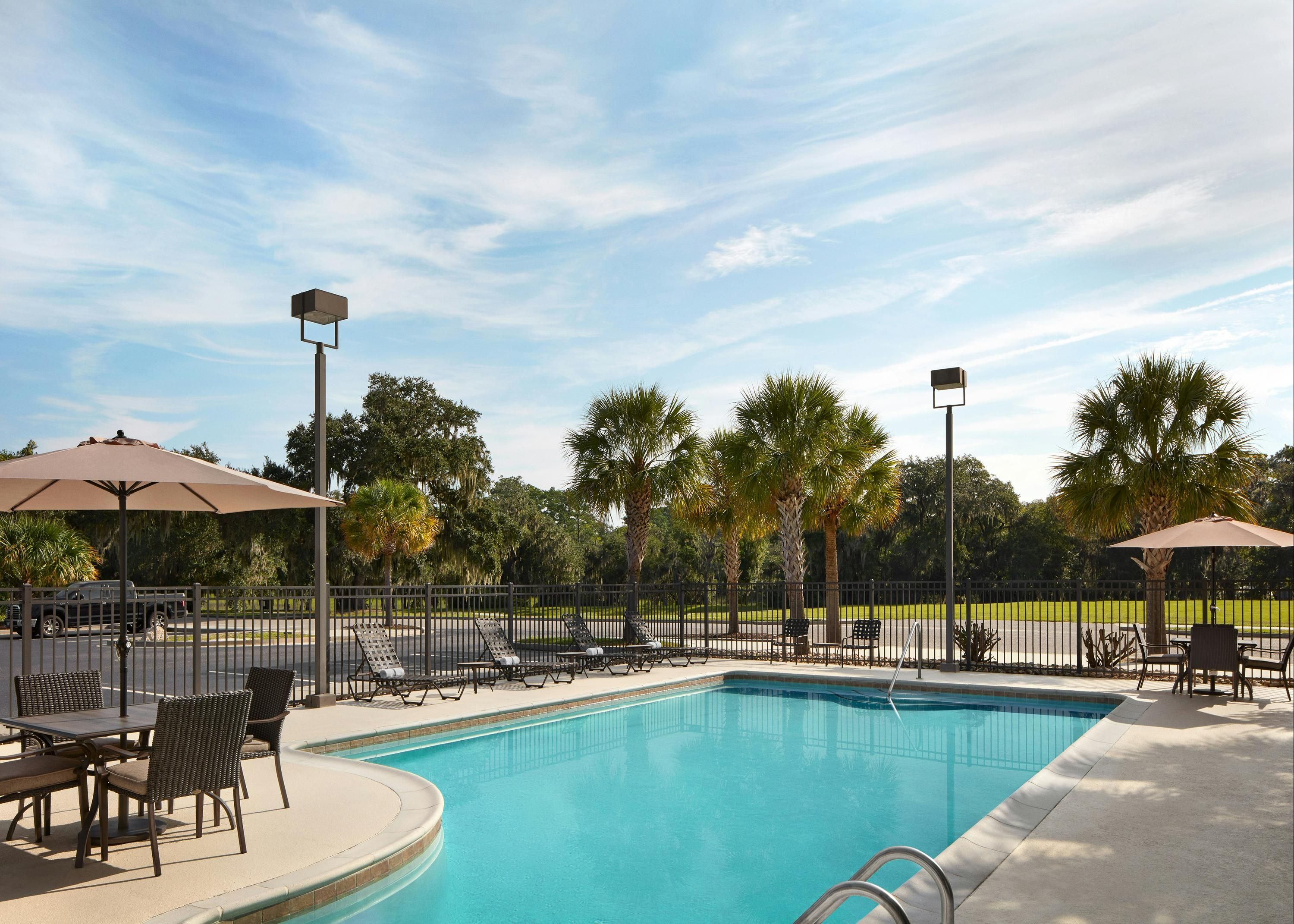 Hilton Garden Inn Beaufort - Beaufort - Pool