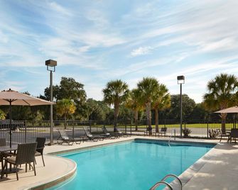 Hilton Garden Inn Beaufort - Beaufort - Pool