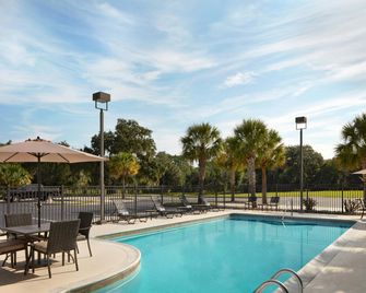 Hilton Garden Inn Beaufort - Beaufort - Pool