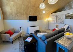 Quiet Dog-Friendly Loft Living with Amazing Views - Santa Fe - Sala de estar