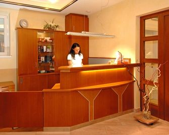 Hotel Edelweiss - Maria Alm am Steinernen Meer - Rezeption