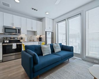 Placemakr Austin Downtown, Apartments by Hilton - Austin - Restaurante