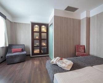 Hotel Salymar - San Fernando - Bedroom