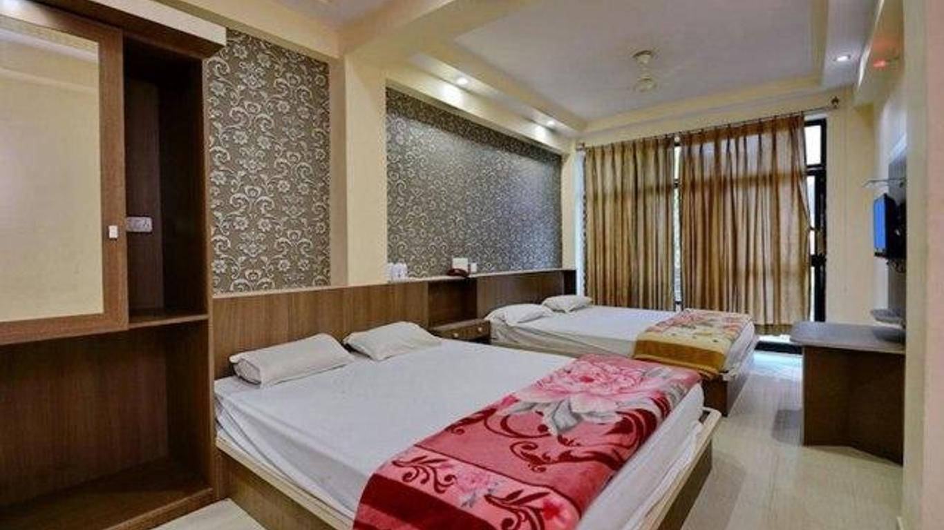 Larica Holiday Inn