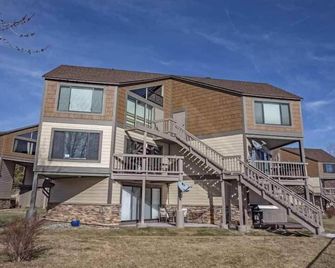 Pet Friendly Tahoe Keys Condo Walking Distance to the Lake -Monthly Stays - South Lake Tahoe - Building