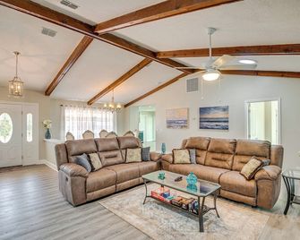 Coastal Gem with Private Boat Dock in Palm Coast! - Palm Coast - Sala de estar