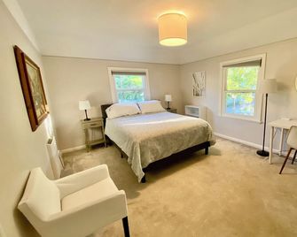 Charming and Spacious 3 Bedrooms and 2 Baths Home on Peaceful Street - Stockton