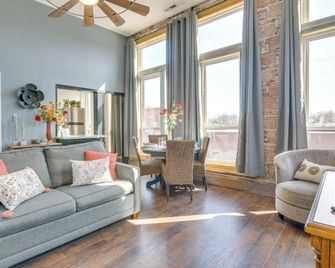 Loft-Style Apt in Dtwn Monett Pets Welco - Monett - Sala de estar
