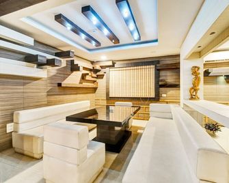 Super Townhouse Hatigaon Near Medicity - גוואטי - לובי