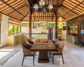 Limasan Villa Langkawi - Pantai Cenang - Essbereich