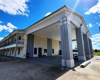 Comfortable and Suiting Stay! Free Breakfast and Parking! - Wharton - Budova