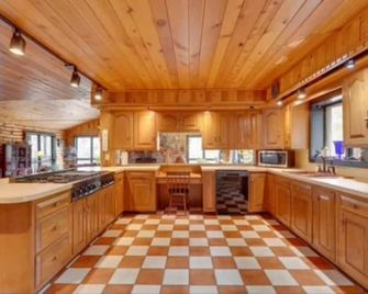 Adirondack Retreat | 2 Kings | Sleeps 10 - Long Lake - Kitchen