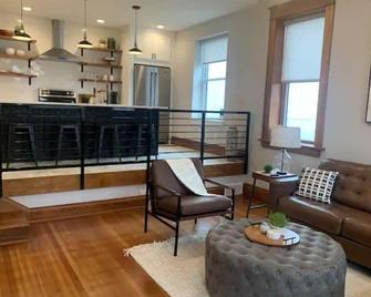 Luxury Living in Downtown Le Mars - Le Mars - Huiskamer