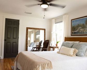 The Fairhope Bay Room - Fairhope