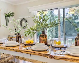 Modern Home in Napa Area w/ Hot Tub & Game Room! - Petaluma