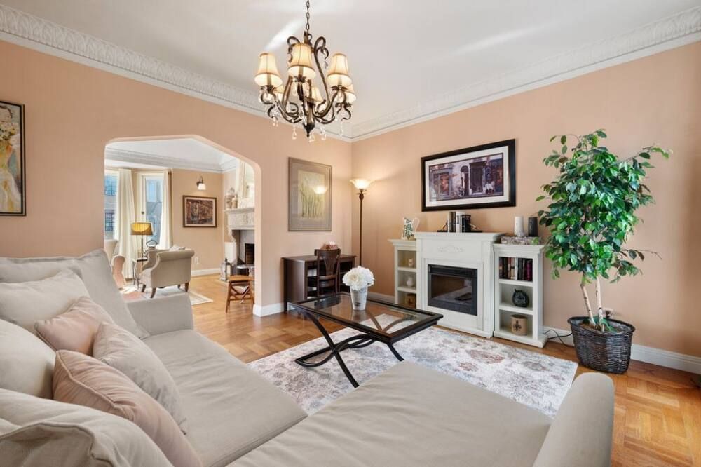 Luxury upper flat Marina private condo, 1 block from Bay - San Francisco - Living room