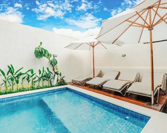 Turtle Shelter Guest House - Denpasar - Pool