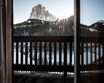 Charme Hotel Uridl - סנטה כריסטינה ואלגרדנה - מרפסת