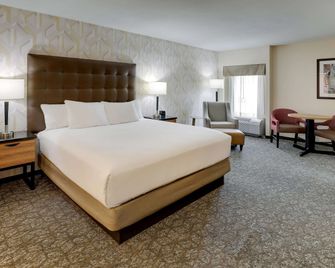 Drury Inn & Suites Birmingham Lakeshore Drive - ברמינגהאם - חדר שינה