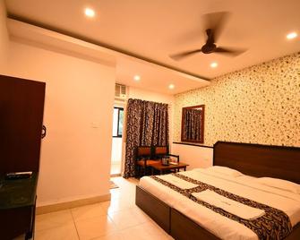 Campal Beach Resort - Panaji - Bedroom