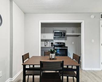 Halsten At Vinings 3406 Spacious 1 Bed 1 Bath - Atlanta - Comedor
