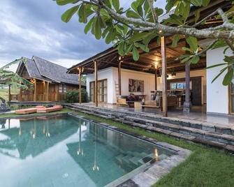 Alami Boutique Villas & Resort - Selemadeg Barat - Piscine