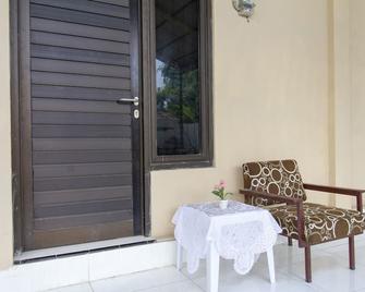 OYO 3027 Griya Temenggungan Syariah - Pamekasan - Patio