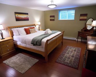 Awesome 2BR in Lynn Valley - North Vancouver - Habitación