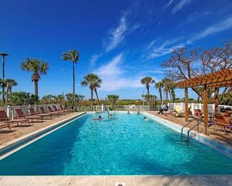 3/3 South Seas ON beach Sleeps 8 pool TOP Floor End Unit newly renovated - Captiva - Pool