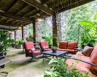Quality Inn Eureka Springs South - יורקה ספרינגס - פטיו
