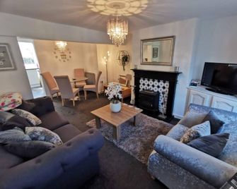 Stunning 2-Bed House in Macclesfield Cheshire - Macclesfield - Wohnzimmer