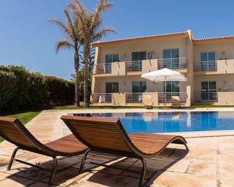 Pontalaia Apartamentos Turísticos - Sagres - Pool