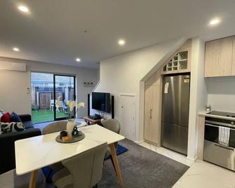 Lovely Christchurch 1br Home - Christchurch - Salle à manger
