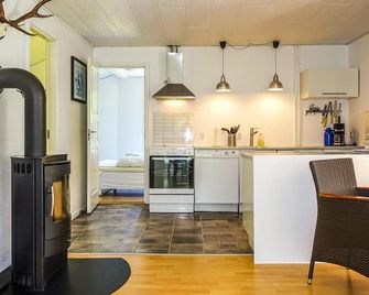 3 Bedroom Lovely Home in Roenne - Rønne - Küche