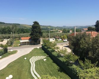 Hotel Di Rocco - Loreto Aprutino - Outdoors view