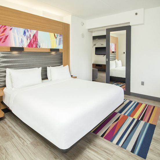 Aloft Miami Doral image 1
