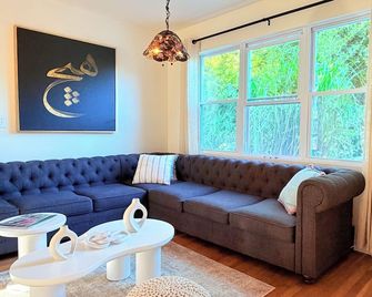Near the Hamptons - Private Pool, Jacuzzi Retreat - Calverton - Sala de estar