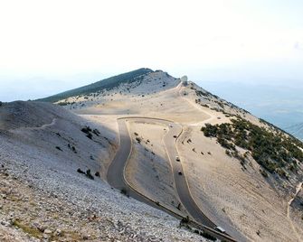 vacances en provence cyprès - Mormoiron - Building