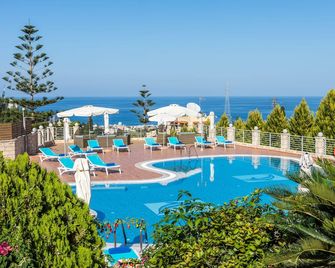 Pilot's Villas Luxury Suites - Koutouloufari - Pool