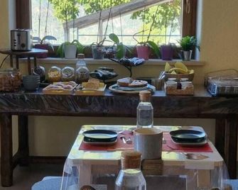 Lo Noyer et les Roses - Saint-Nicolas - Buffet